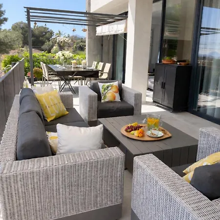 Riviera فيلة *