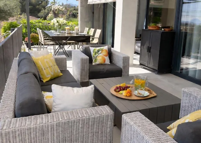 Riviera Villa *