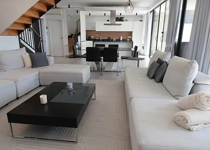 Villa Riviera *